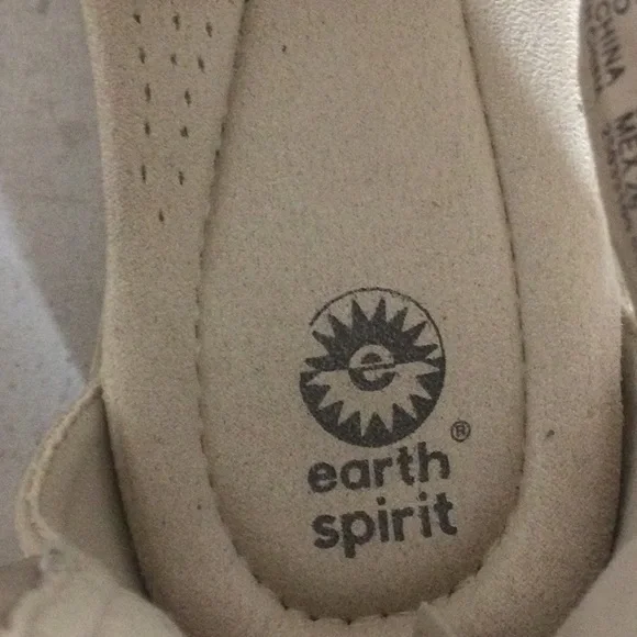 9 Earth Spirit cream strappy zipper back sandals - Picture 8 of 9